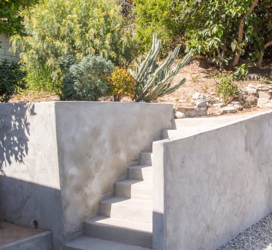 Finished concrete retaining wall, Hamilton